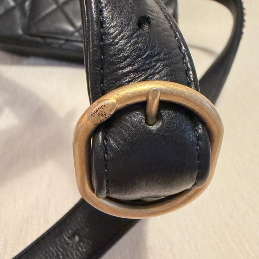Chanel Envelope Flap Waist Bag -quilted Black Leather - Picture 13 of 16
